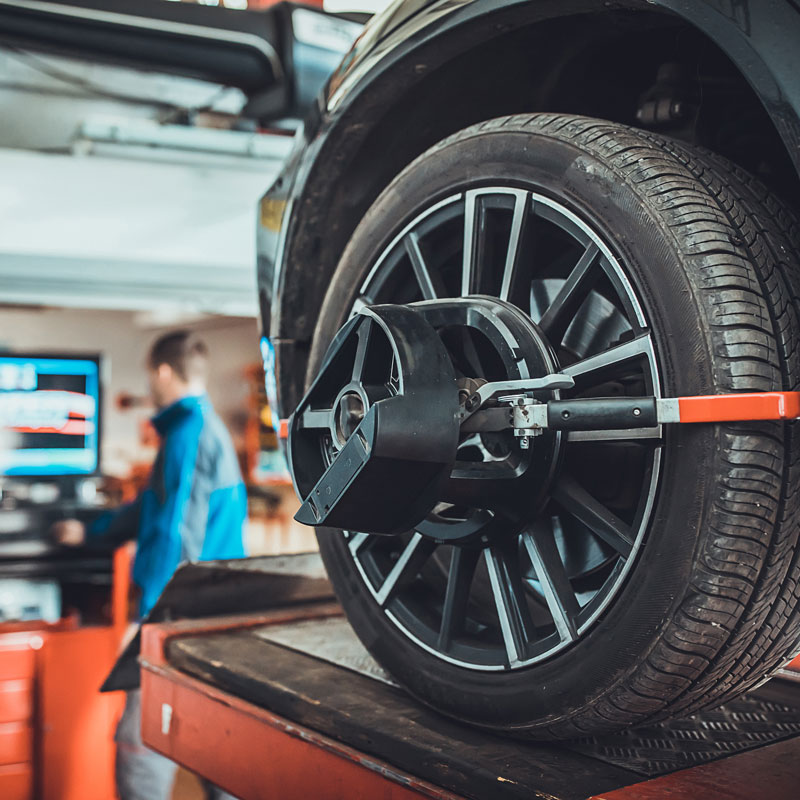 tire with alignment tool